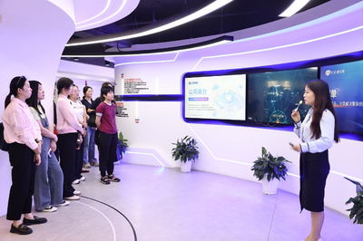 智能科技賦能傳播新路徑 2025新華智媒研修班學員實地探訪科技企業(yè)